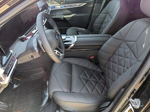 2026 BMW 740 i xDrive