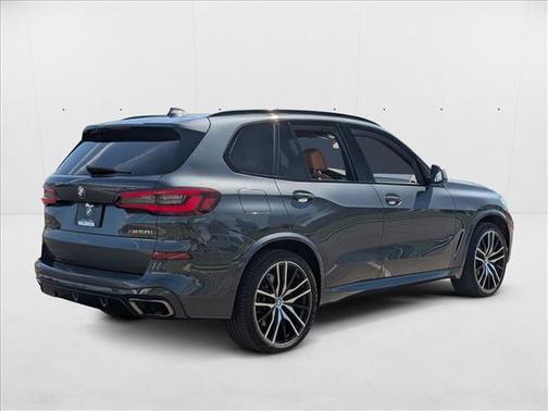 2022 BMW X5 M50i
