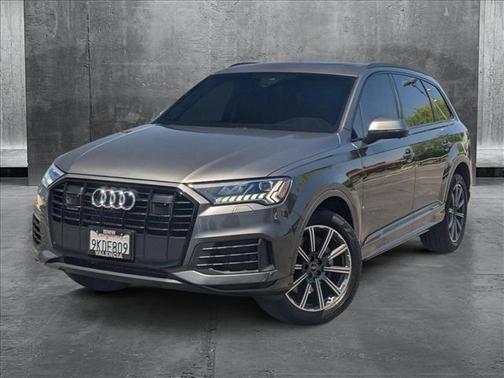 2023 Audi Q7 45 Premium Plus