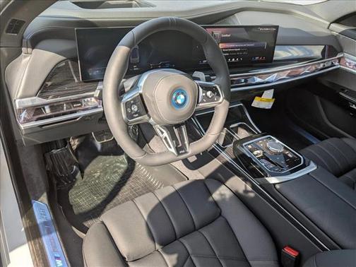 2025 BMW 760 760i xDrive