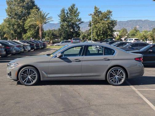 2022 BMW 540 i