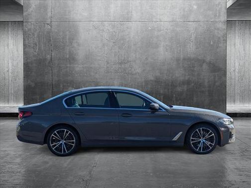 2022 BMW 540 i