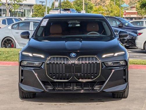 Black Sapphire Metallic 2026 BMW i7 XDrive60