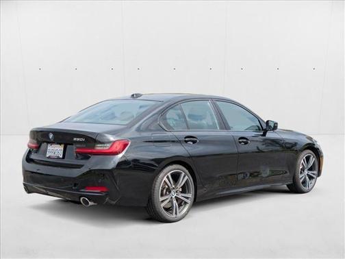 2023 BMW 330 i
