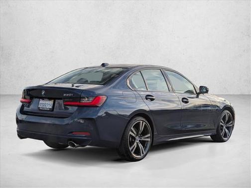 2023 BMW 330 i