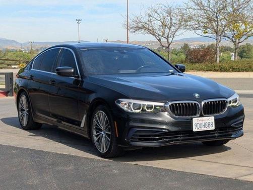 Black Sapphire Metallic 2019 BMW 530e iPerformance