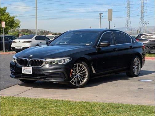 Black Sapphire Metallic 2019 BMW 530e iPerformance