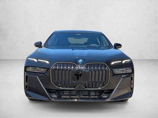 2026 BMW 750e xDrive