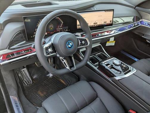 2026 BMW 750e xDrive