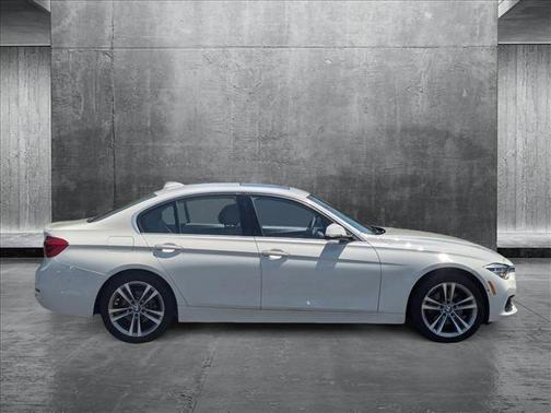 2018 BMW 330 i
