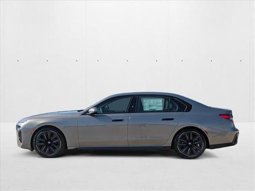 2025 BMW 740 i