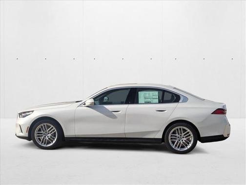 2025 BMW 530 i