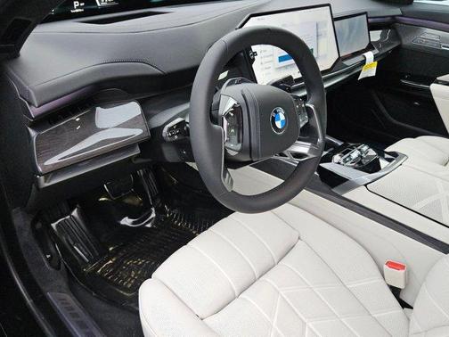 Black Sapphire Metallic 2027 BMW 740 i