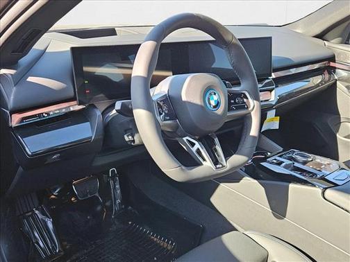 2026 BMW 550e xDrive