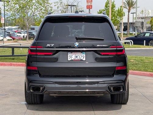 Black Sapphire Metallic 2023 BMW X7 xDrive40i