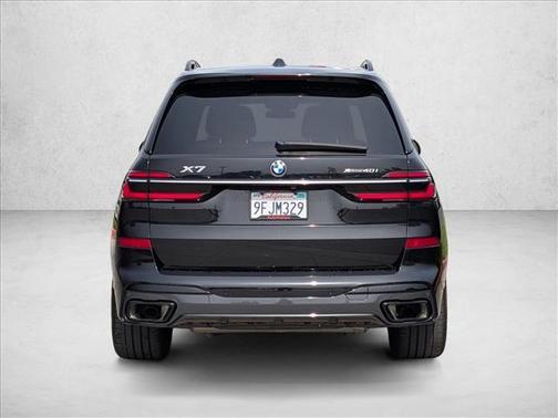 Black Sapphire Metallic 2023 BMW X7 xDrive40i