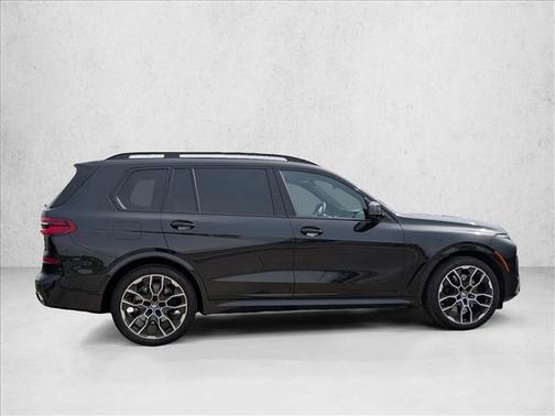 Black Sapphire Metallic 2023 BMW X7 xDrive40i