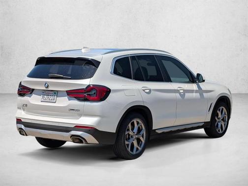 Mineral White Metallic 2023 BMW X3 sDrive30i