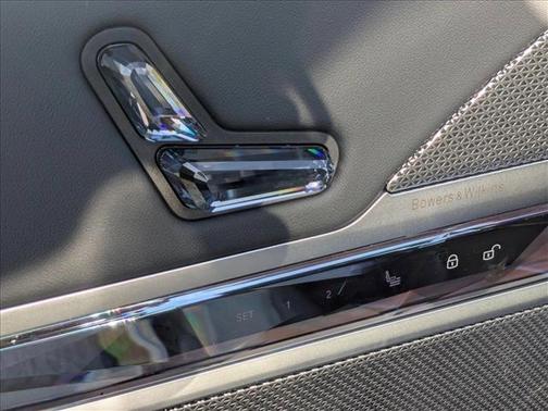 2025 BMW 740 i