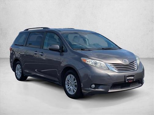 Predawn Gray Mica 2017 Toyota Sienna XLE