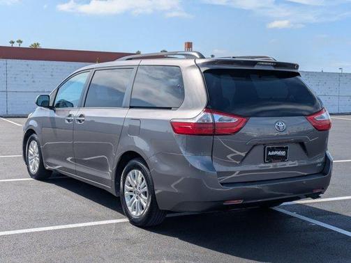 Predawn Gray Mica 2017 Toyota Sienna XLE