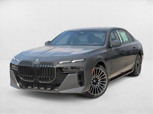 2025 BMW 740 i