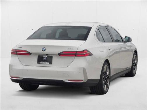 2025 BMW 530 i xDrive