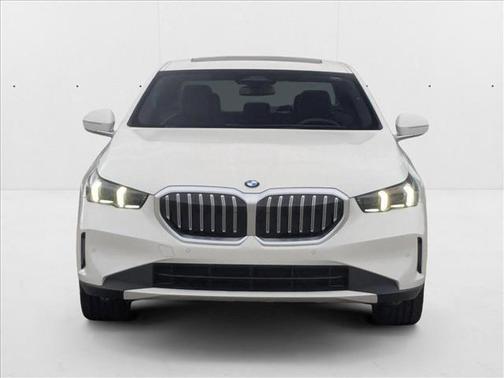 2025 BMW 530 i xDrive