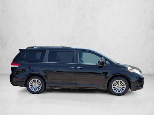 Black 2013 Toyota Sienna XLE