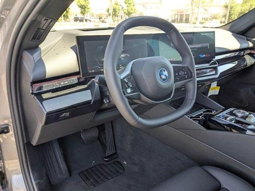 2026 BMW i5 eDrive40