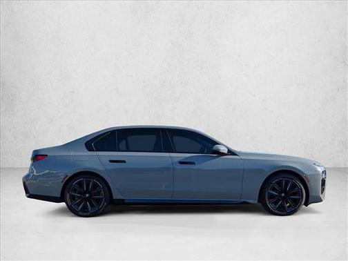 2023 BMW 740 i