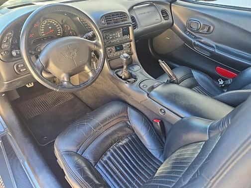 2004 Chevrolet Corvette Base