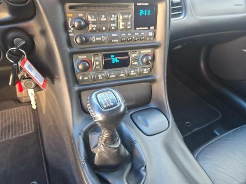 2004 Chevrolet Corvette Base