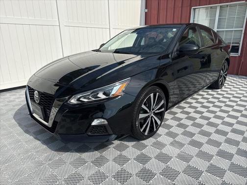 2022 Nissan Altima SR FWD