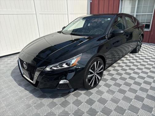 2022 Nissan Altima SR FWD