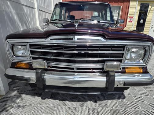 1989 Jeep Grand Wagoneer Base