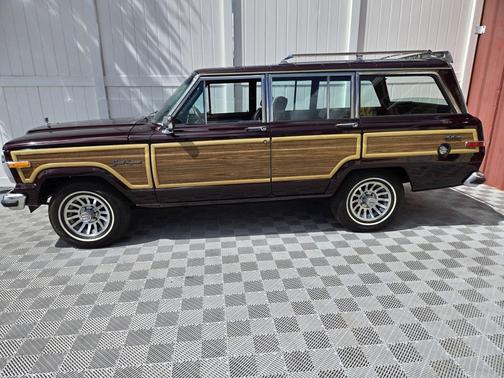 1989 Jeep Grand Wagoneer Base