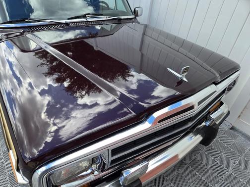 1989 Jeep Grand Wagoneer Base