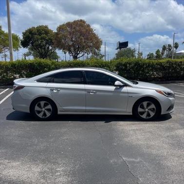 2016 Hyundai SONATA Hybrid Limited
