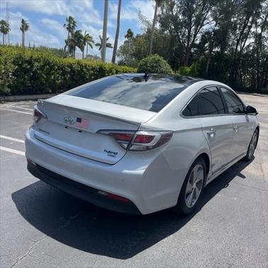 2016 Hyundai SONATA Hybrid Limited