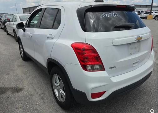 Summit White 2019 Chevrolet Trax LS