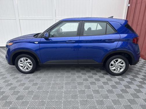 2022 Hyundai VENUE SE
