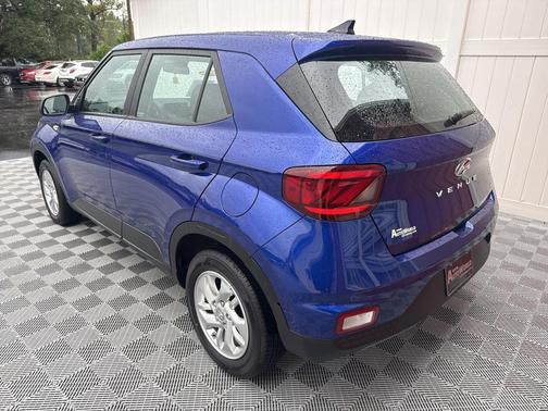 2022 Hyundai VENUE SE