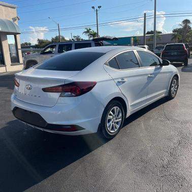 2020 Hyundai ELANTRA SE