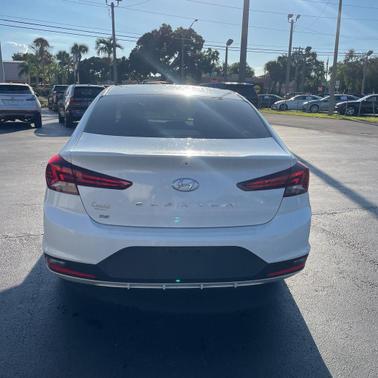 2020 Hyundai ELANTRA SE