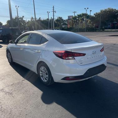 2020 Hyundai ELANTRA SE