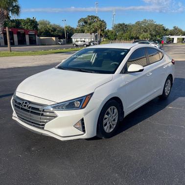 2020 Hyundai ELANTRA SE