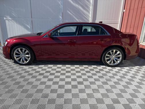 2017 Chrysler 300 Limited