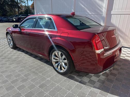 2017 Chrysler 300 Limited