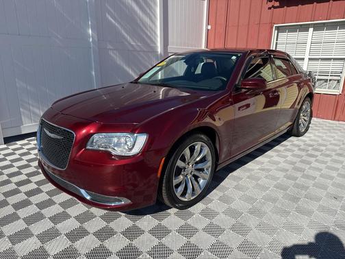 2017 Chrysler 300 Limited